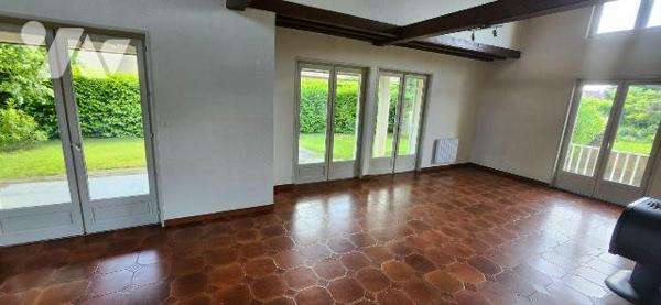 Maison à vendre à Louhans (71500) en Saône-et-Loire (71)

À Louhans, dans le département de S...