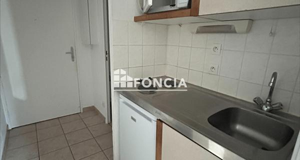 Location Studio meublé 19 m² - Saint-étienne 42000