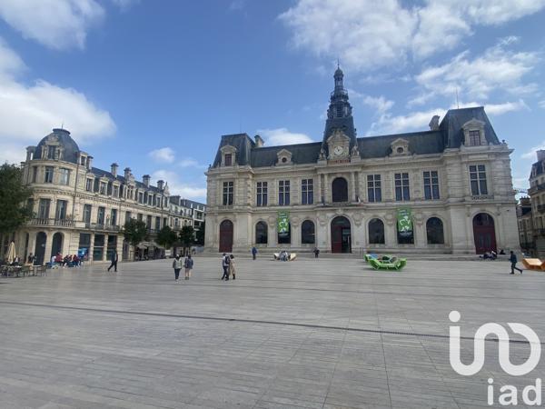 Maison à vendre 10 pièces 640 m² Poitiers