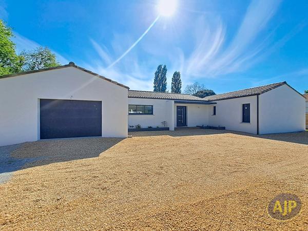 Vente maison Challans : 522 500 € - AJP Immobilier Challans