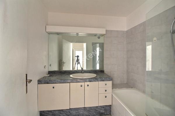 Appartement 3 pièces 67 m² + balcon + parking