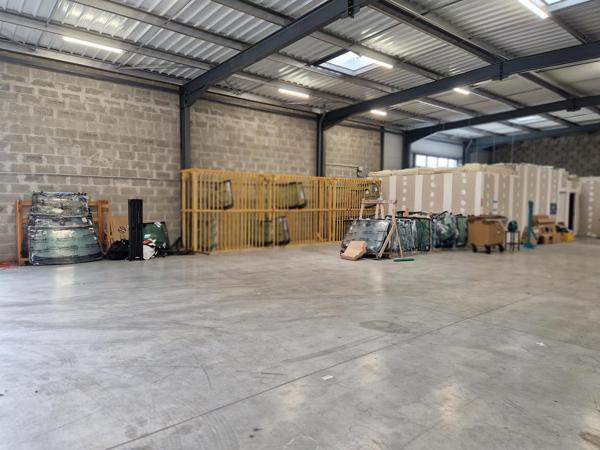 Local Commercial 450m² – Cholet