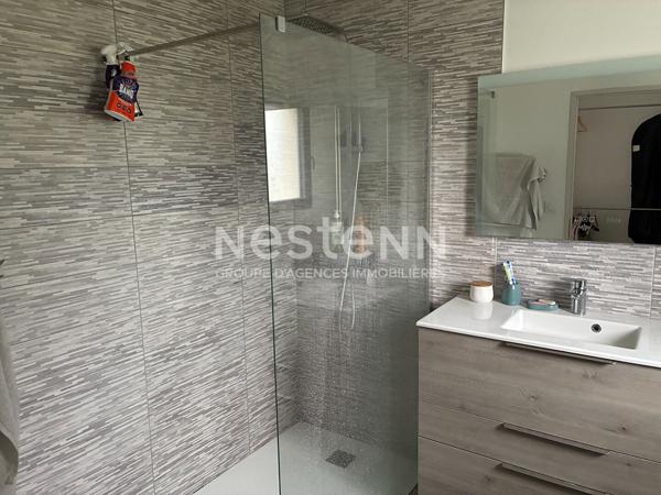 Maison récente de plain-pied avec grand terrain à Briollay