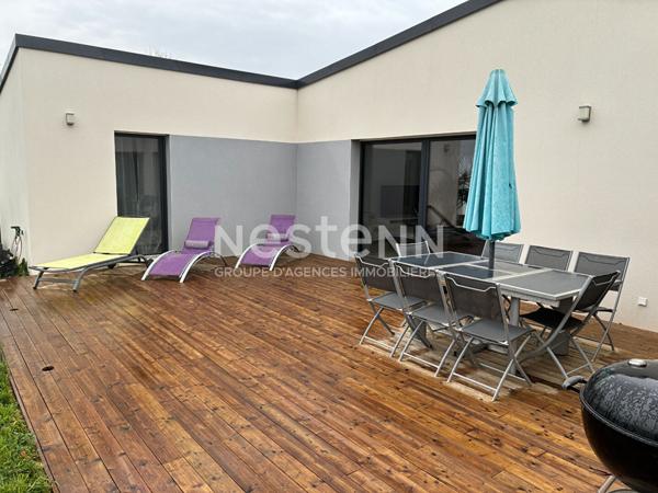 Maison récente de plain-pied avec grand terrain à Briollay