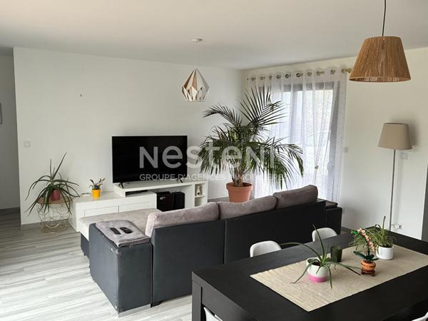 Maison récente de plain-pied avec grand terrain à Briollay