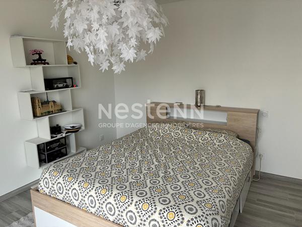 Maison récente de plain-pied avec grand terrain à Briollay