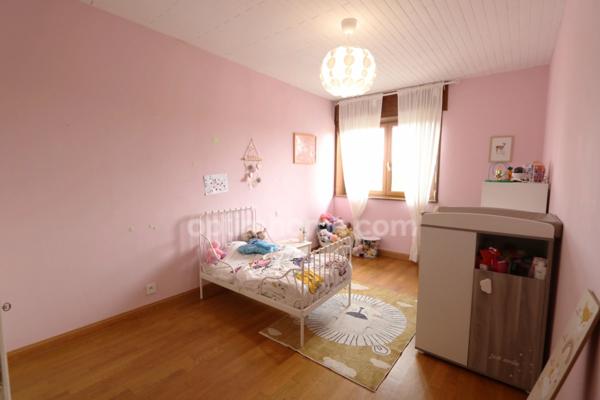 BERTRANGE - MAISON DE 155 M² AVEC 4 CHAMBRES, GARAGE ET JARDIN ! FORT POTENTIEL !