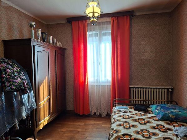 Maison à vendre à Ernée en Mayenne (53500), ref : 53077-19   
CENTRE-VILLE