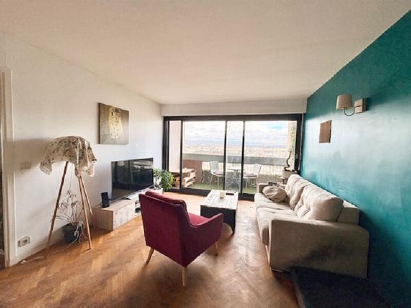 Appartement Marseille Chateausec 9ème s 80 m2 Balcons, parking facile cave Vue Dégagée