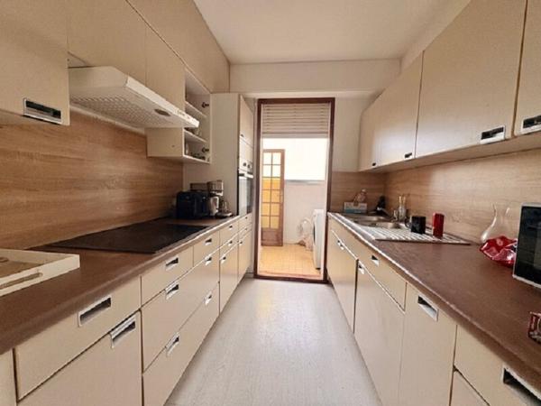 Appartement Marseille Chateausec 9ème s 80 m2 Balcons, parking facile cave Vue Dégagée