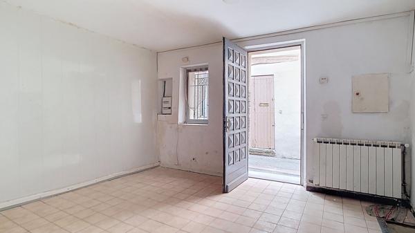 Maison de ville à rénover de 3 pièces à vendre au centre-ville de Carpentras