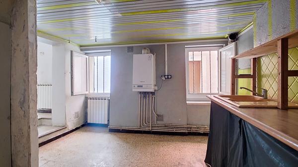 Maison de ville à rénover de 3 pièces à vendre au centre-ville de Carpentras