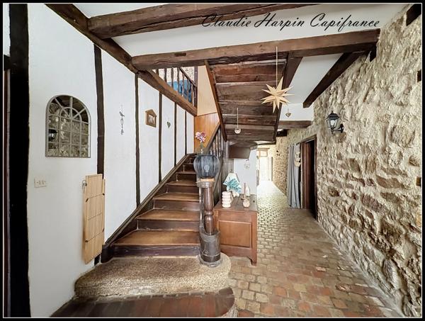 Maison à vendre 10 pièces PARTHENAY (79) - 306 m² - 6 ch - terrain 1496 m² - piscine