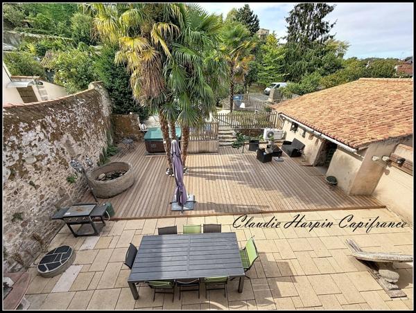 Maison à vendre 10 pièces PARTHENAY (79) - 306 m² - 6 ch - terrain 1496 m² - piscine