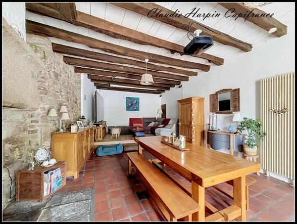 Maison à vendre 10 pièces PARTHENAY (79) - 306 m² - 6 ch - terrain 1496 m² - piscine