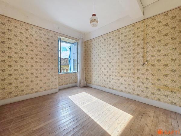 Grande maison de caractère ou deux logements avec dépendances à réinventer selon vos envies