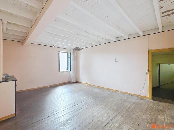 Grande maison de caractère ou deux logements avec dépendances à réinventer selon vos envies