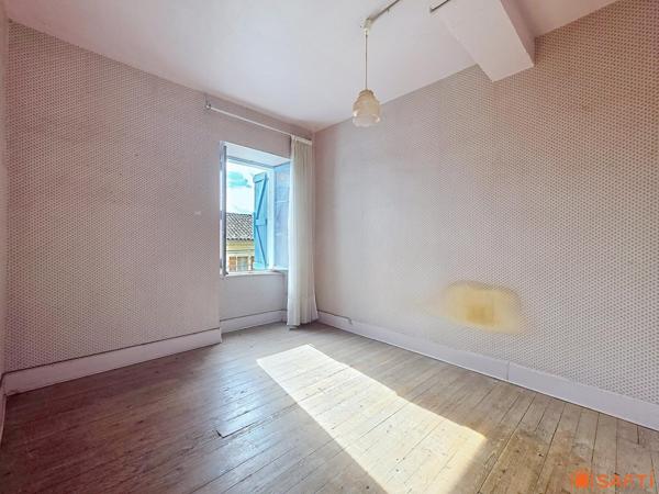 Grande maison de caractère ou deux logements avec dépendances à réinventer selon vos envies