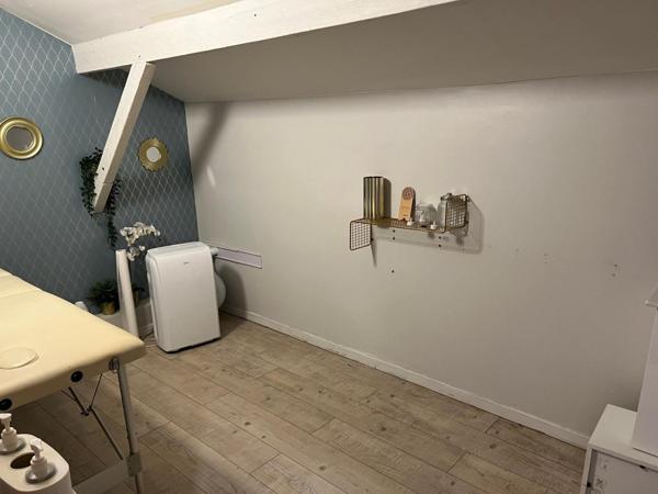 VENTE MURS LIBRE AVEC LOCATAIRE LOCAL COMMERCIAL EN MONO Propriété DE 230 M2 AVEC 2 PLACES DE PARKING IDEAL INVESTISSEUR