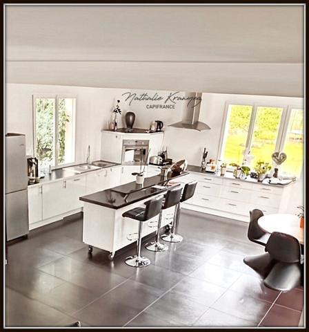 Proche de RETHEL (08) Maison contemporaine de 2009 avec 1491m² de terrain, sous-sol total