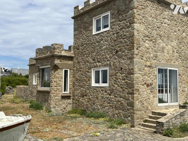 PROPRIETE ATYPIQUE EN FRONT DE MER