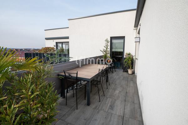 Bel attique 5 p. 98 m² avec terrasse 58 m² et deux parkings