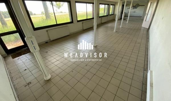 À LOUER  Ensemble : Entrepôts / Hangars / Bureaux de 193 m² à 4594 m²  TOURS NORD