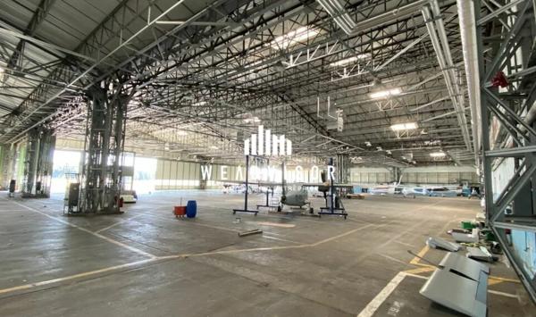À LOUER  Ensemble : Entrepôts / Hangars / Bureaux de 193 m² à 4594 m²  TOURS NORD