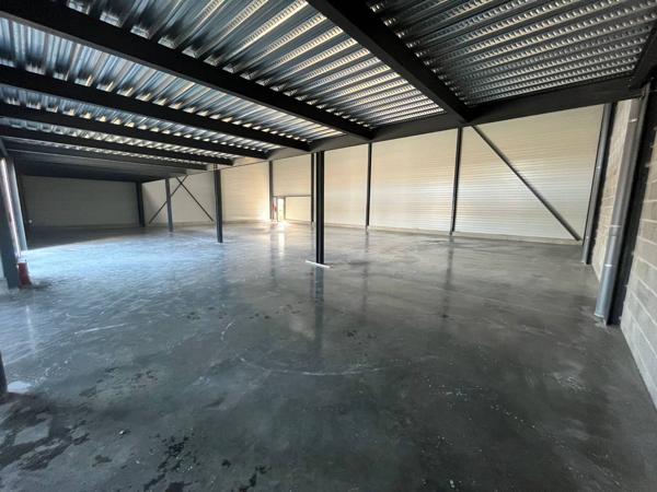 Local Commercial 430 m² à DAVEZIEUX à avec Mezzanine