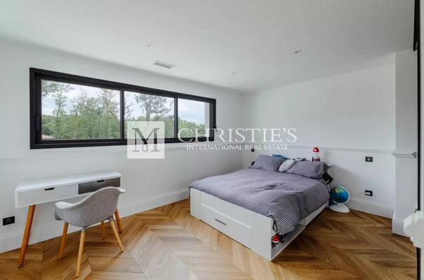 Bouliac – Villa contemporaine aux lignes épurées – Vue dominante et sérénité