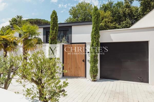 Bouliac – Villa contemporaine aux lignes épurées – Vue dominante et sérénité