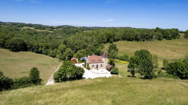 Maison ancienne - Labastide murat EXCLUSIVITE - Demeure Quercynoise de charme et dépendances avec vue et piscine chauffée en situation privilégiée sur 2ha4