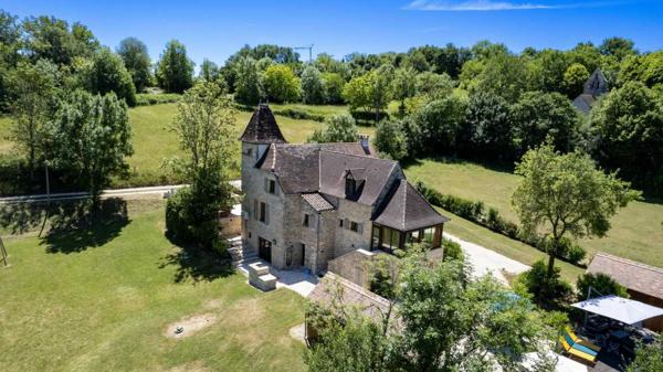 Maison ancienne - Labastide murat EXCLUSIVITE - Demeure Quercynoise de charme et dépendances avec vue et piscine chauffée en situation privilégiée sur 2ha4