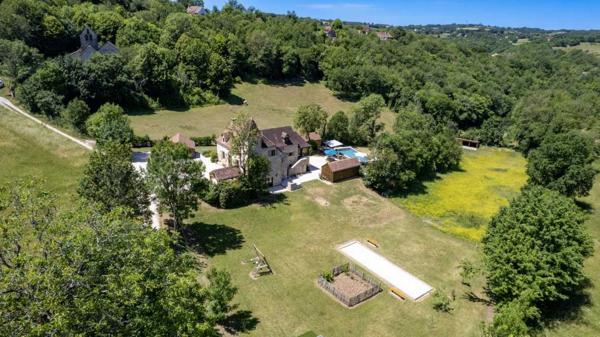 Maison ancienne - Labastide murat EXCLUSIVITE - Demeure Quercynoise de charme et dépendances avec vue et piscine chauffée en situation privilégiée sur 2ha4