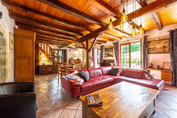 Maison ancienne - Labastide murat EXCLUSIVITE - Demeure Quercynoise de charme et dépendances avec vue et piscine chauffée en situation privilégiée sur 2ha4