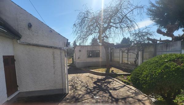 Maison a vendre a Olivet - 5 pieces avec grand terrain