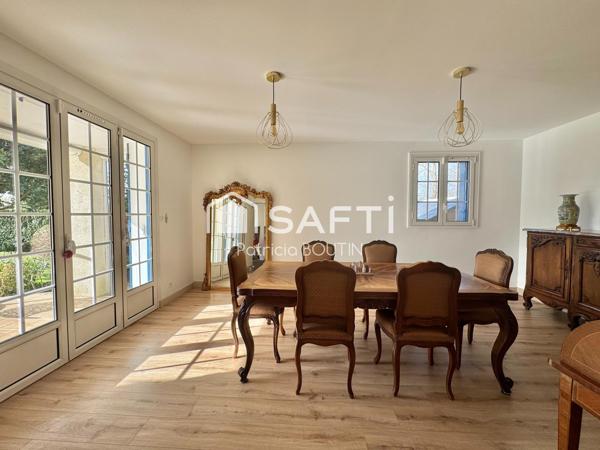 PAVILLON 3 CHAMBRES, BUREAU ET DOUBLE GARAGE + PISCINE A MAGNE !