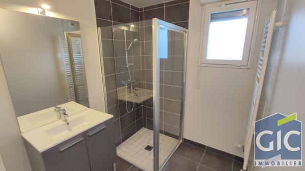 A LOUER F3 AVEC TERRASSE CARPIQUET RESIDENCE RECENTE