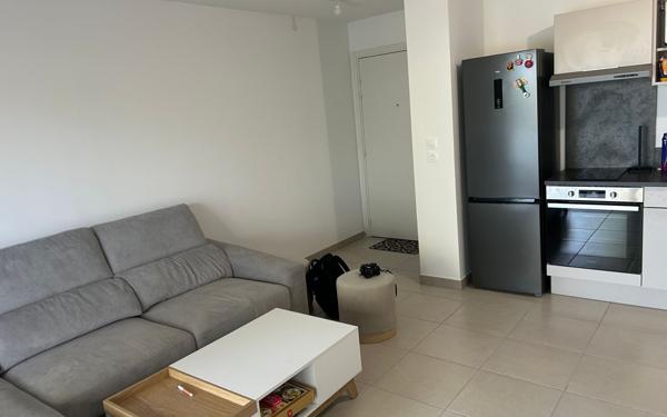 Appartement à vendre    2 pièces • 43,69 m2 Garons