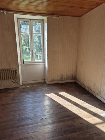 Lopérec (29590) CORPS DE FERME SUR UN TERRAIN DE 6 HECTARES