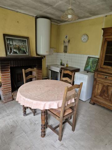 Lopérec (29590) CORPS DE FERME SUR UN TERRAIN DE 6 HECTARES