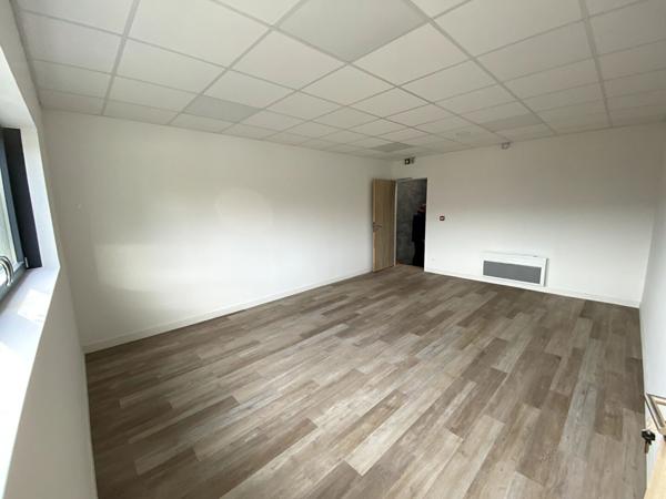 A LOUER : Local d'activité NEUF 120 m² - Route de Clisson Nantes SUD