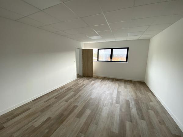 A LOUER : Local d'activité NEUF 120 m² - Route de Clisson Nantes SUD