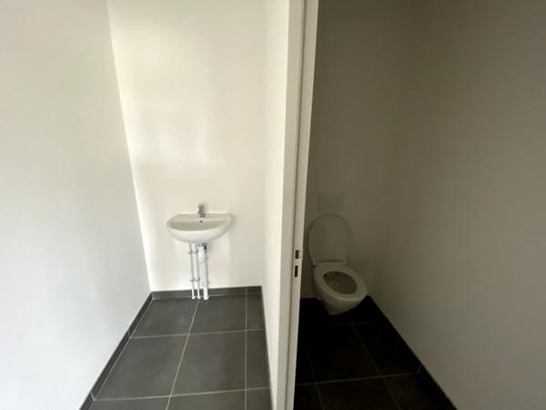 A LOUER : Local d'activité NEUF 120 m² - Route de Clisson Nantes SUD