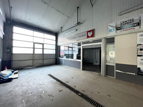 Bâtiment à vendre de 1500 m² env de surface bâtie  en centre ville de SISTERON