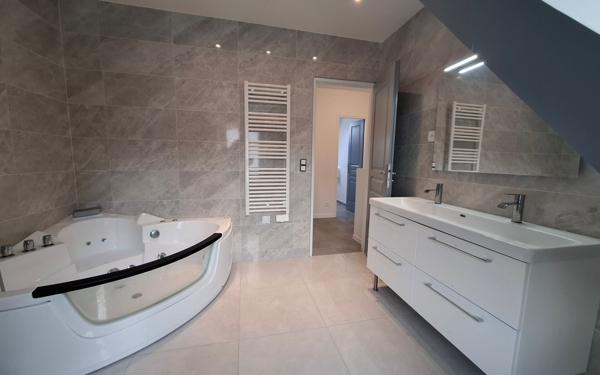 Maison à vendre    5 pièces •  Cuise-la-Motte