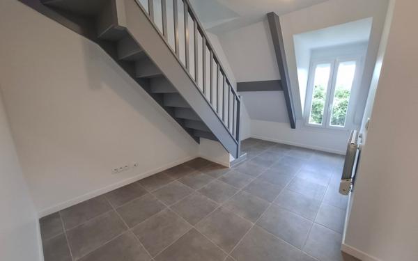 Maison à vendre    5 pièces •  Cuise-la-Motte