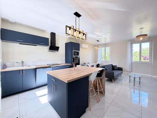 Maison meublée T2 bis rénovée avec jardin et garage ? à deux pas du lac de Cagnac