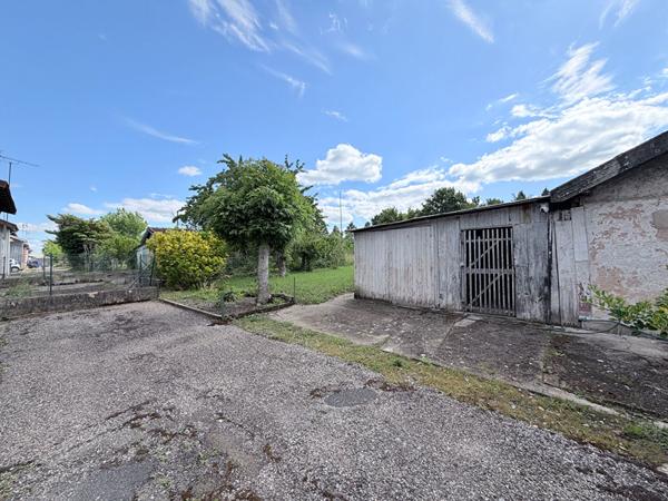 Maison meublée T2 bis rénovée avec jardin et garage ? à deux pas du lac de Cagnac