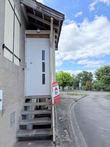 Maison meublée T2 bis rénovée avec jardin et garage ? à deux pas du lac de Cagnac